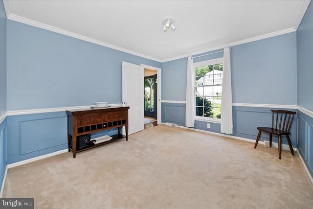 8 WINDING HILL DR, Hockessin, DE 19707