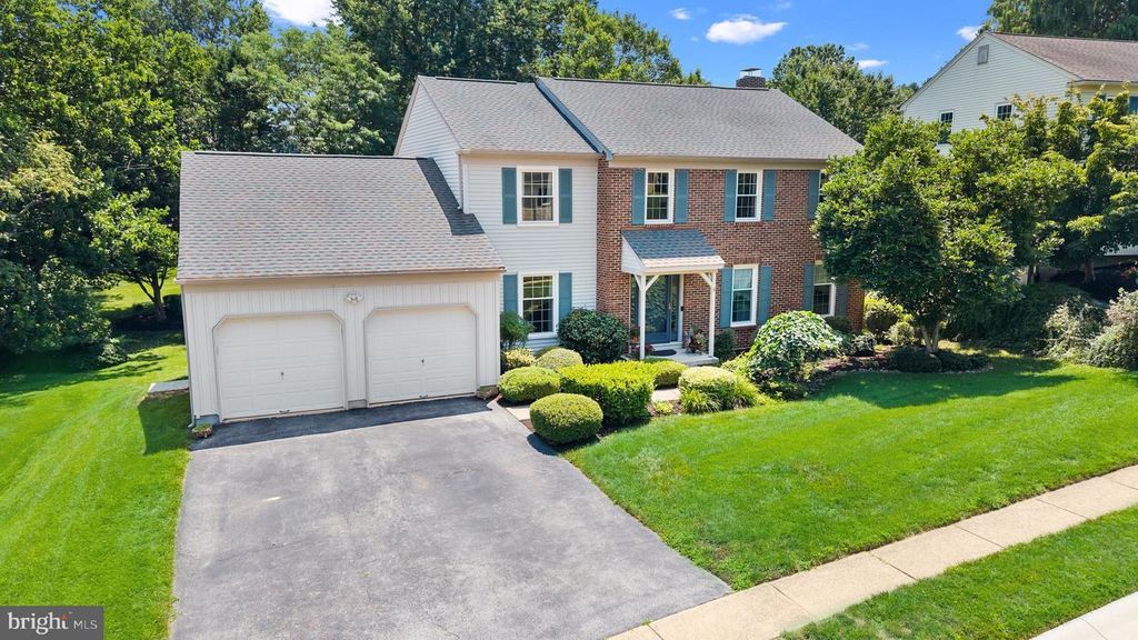 8 WINDING HILL DR, Hockessin, DE 19707