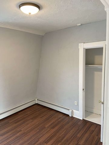 29 Slocum 2, Acushnet, MA 02743