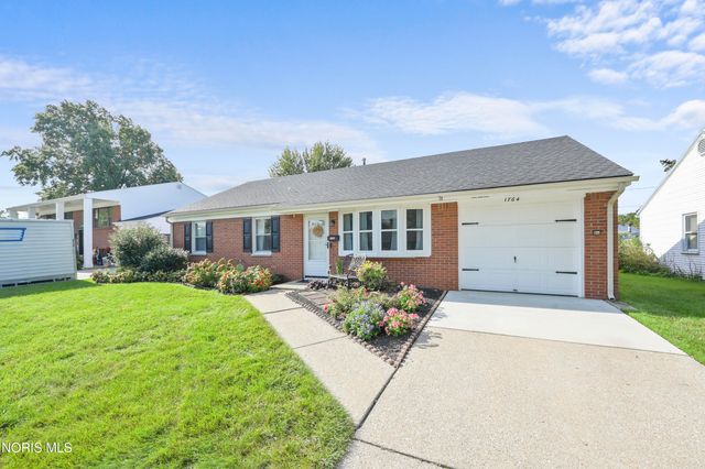 1764 N Parkway Dr. N Drive, Maumee, OH 43537
