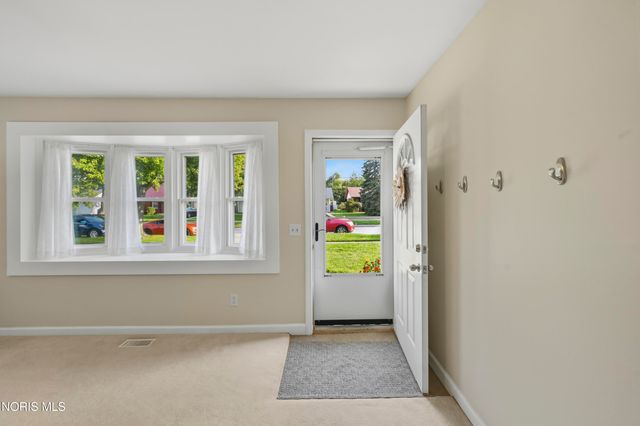1764 N Parkway Dr. N Drive, Maumee, OH 43537