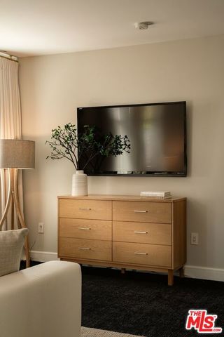 447 N Doheny Drive 101, Beverly Hills, CA 90210