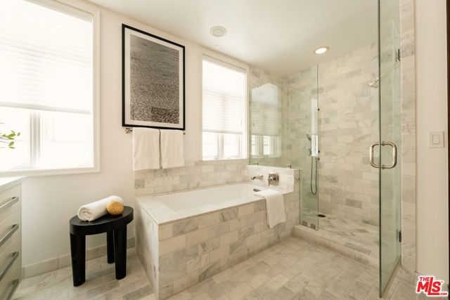 447 N Doheny Drive 101, Beverly Hills, CA 90210