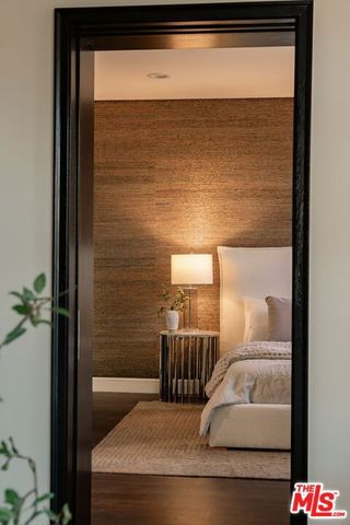 447 N Doheny Drive 101, Beverly Hills, CA 90210