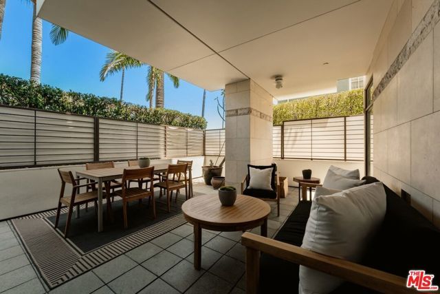 447 N Doheny Drive 101, Beverly Hills, CA 90210