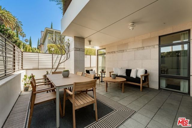 447 N Doheny Drive 101, Beverly Hills, CA 90210
