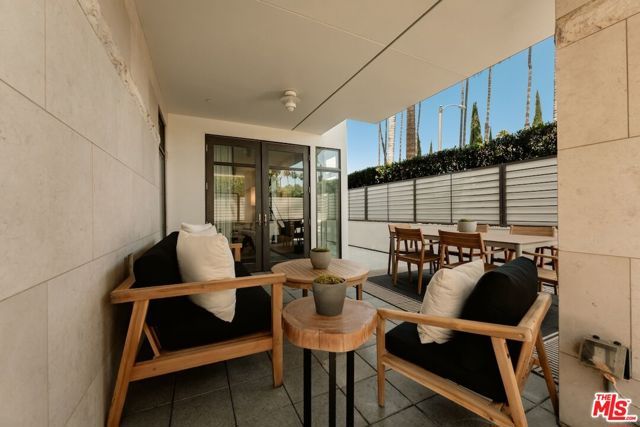 447 N Doheny Drive 101, Beverly Hills, CA 90210