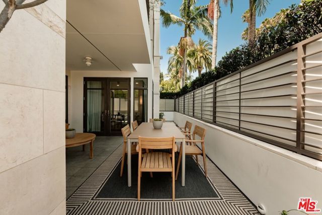 447 N Doheny Drive 101, Beverly Hills, CA 90210