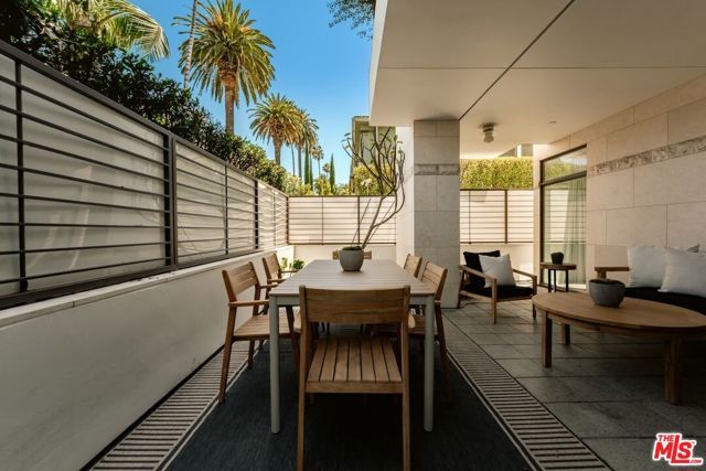 447 N Doheny Drive 101, Beverly Hills, CA 90210