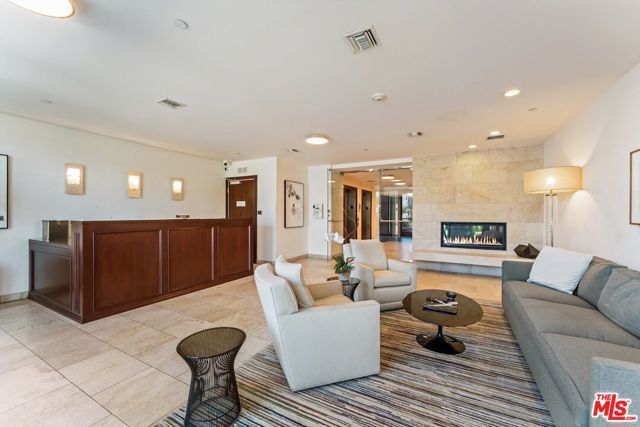 447 N Doheny Drive 101, Beverly Hills, CA 90210