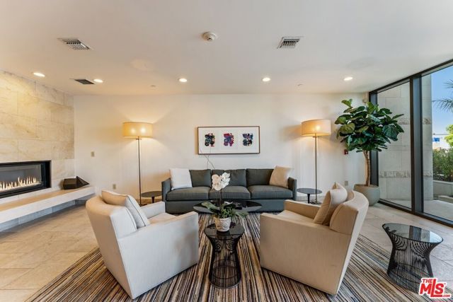 447 N Doheny Drive 101, Beverly Hills, CA 90210