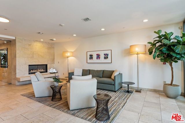 447 N Doheny Drive 101, Beverly Hills, CA 90210