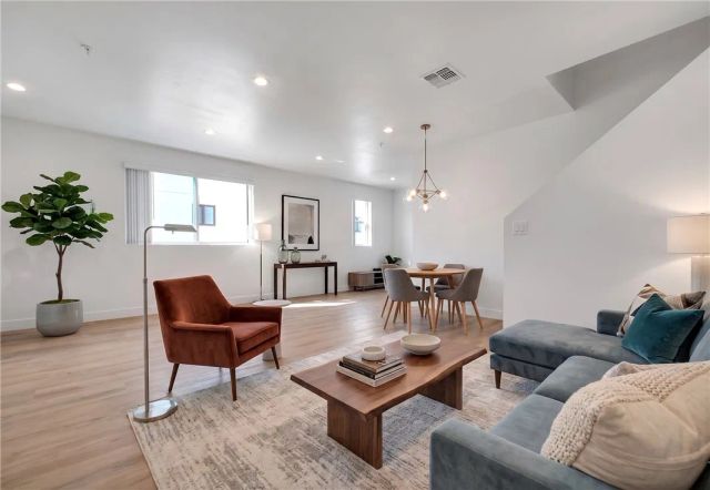 5852 Vineland 5852-2, North Hollywood, CA 91601