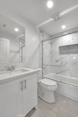 5852 Vineland 5852-2, North Hollywood, CA 91601