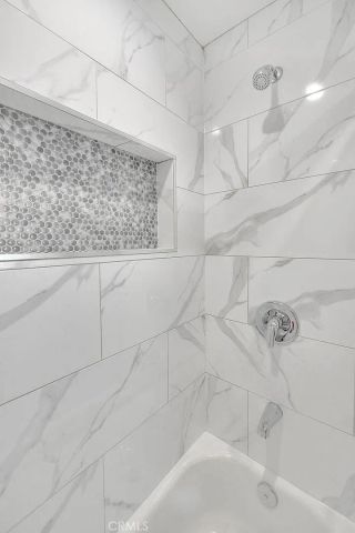 5852 Vineland 5852-2, North Hollywood, CA 91601
