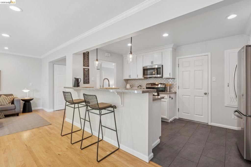 Image 14 of property listing at 1036 Spring Ct, Hayward, CA 94542