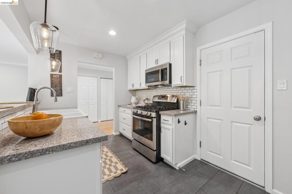 Image 15 of property listing at 1036 Spring Ct, Hayward, CA 94542