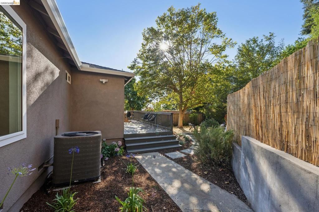 Image 37 of property listing at 1036 Spring Ct, Hayward, CA 94542
