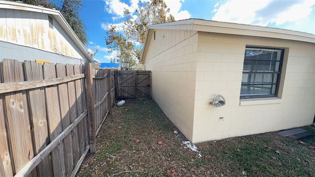 9505 PUTNEY HILL COURT, Tampa, FL 33615