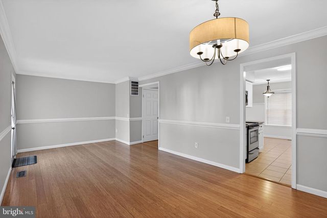 5816 APPLE WOOD LN, Burke, VA 22015