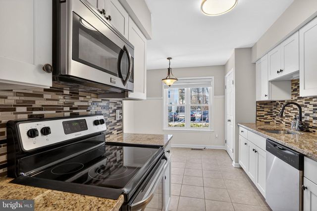 5816 APPLE WOOD LN, Burke, VA 22015