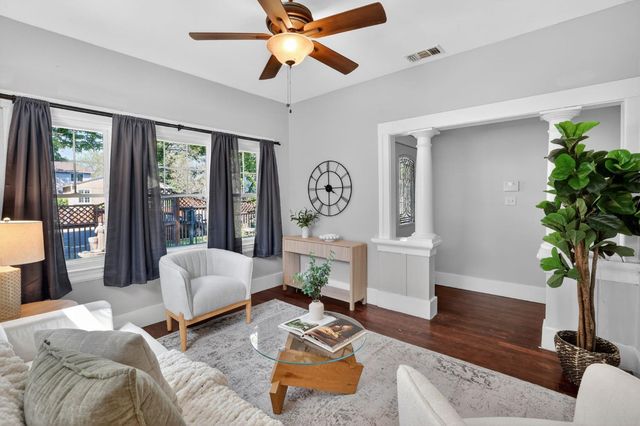 3301 33rd St, Sacramento, CA 95817