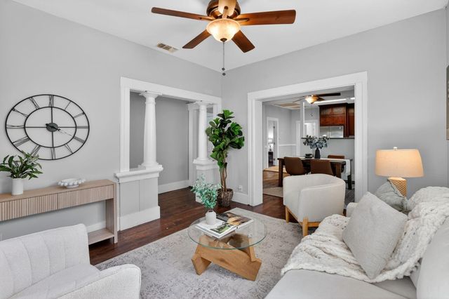 3301 33rd St, Sacramento, CA 95817