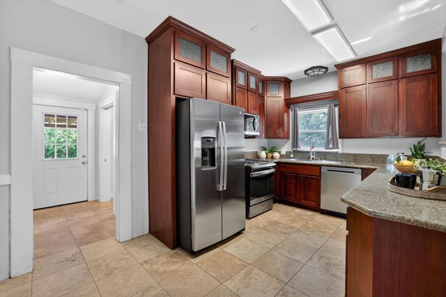 3301 33rd St, Sacramento, CA 95817