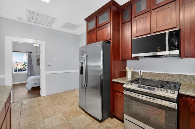 3301 33rd St, Sacramento, CA 95817