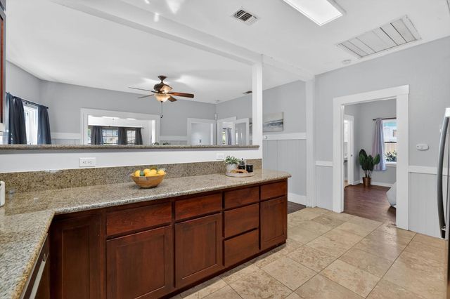 3301 33rd St, Sacramento, CA 95817