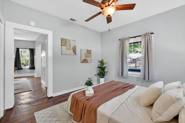 3301 33rd St, Sacramento, CA 95817