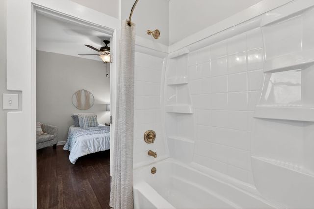 3301 33rd St, Sacramento, CA 95817