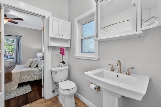 3301 33rd St, Sacramento, CA 95817