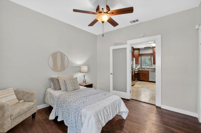 3301 33rd St, Sacramento, CA 95817