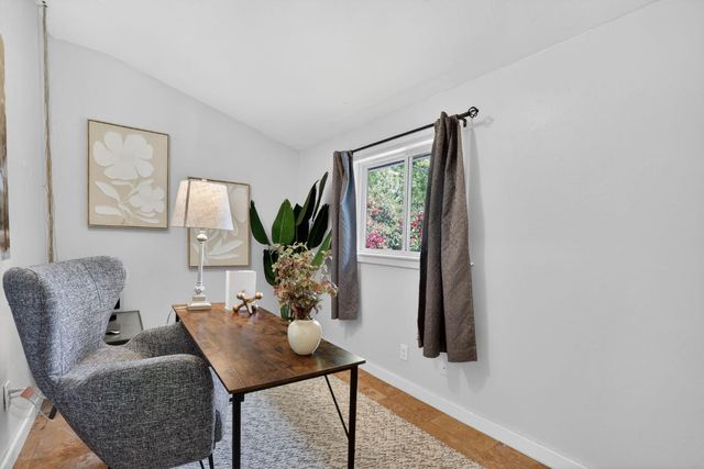 3301 33rd St, Sacramento, CA 95817