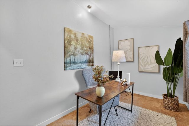 3301 33rd St, Sacramento, CA 95817