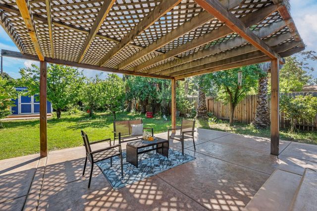 3301 33rd St, Sacramento, CA 95817