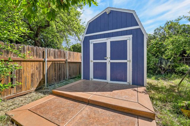 3301 33rd St, Sacramento, CA 95817