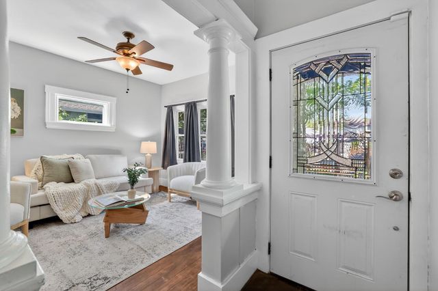 3301 33rd St, Sacramento, CA 95817