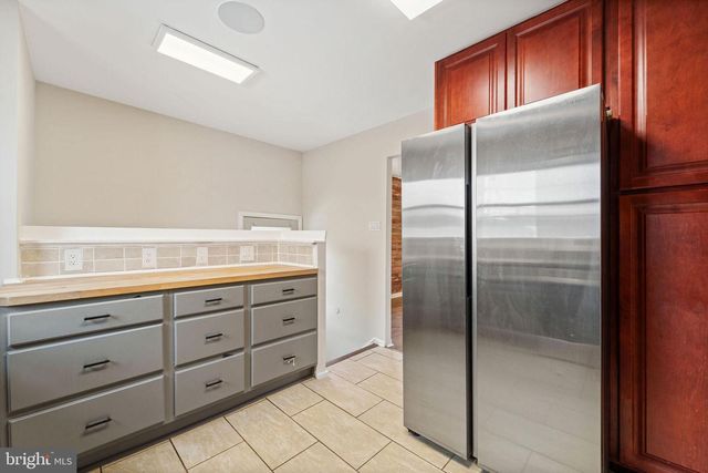 53 E EDINBURGH DR, New Castle, DE 19720