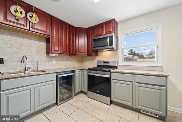 53 E EDINBURGH DR, New Castle, DE 19720