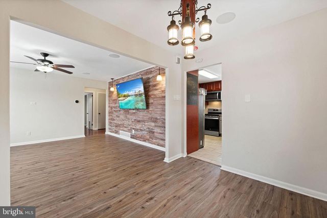 53 E EDINBURGH DR, New Castle, DE 19720