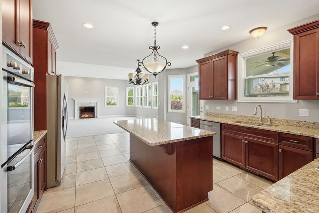 12520 Whisper Creek Way, Mokena, IL 60448