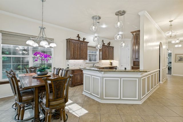 1290 Fox Lane, Burleson, TX 76028