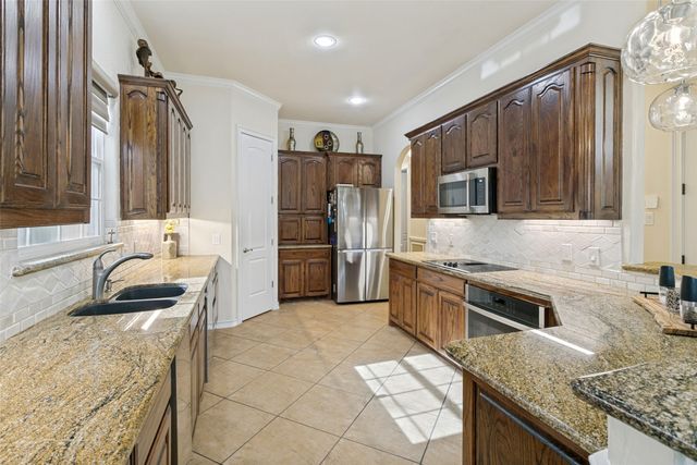 1290 Fox Lane, Burleson, TX 76028