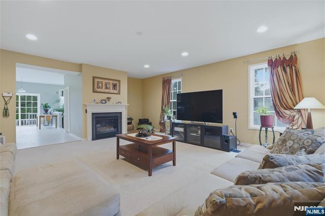 78 Ridge Road, North Haledon, NJ 07508