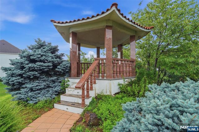 78 Ridge Road, North Haledon, NJ 07508