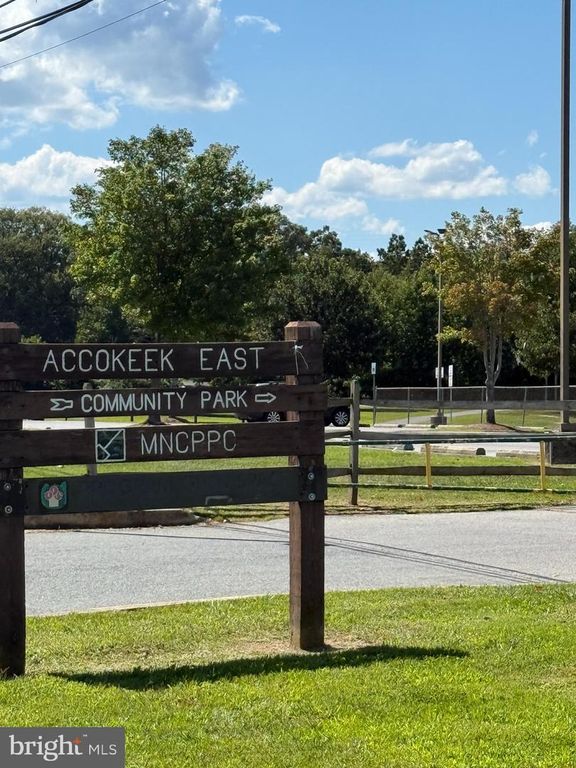 Image 5 of property listing at 0 ACCOKEEK RD, Waldorf, MD 20601