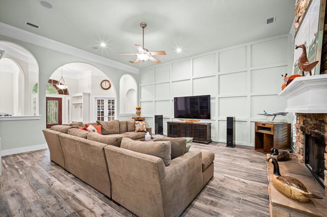 33206 Windcrest Estates Boulevard, Magnolia, TX 77354