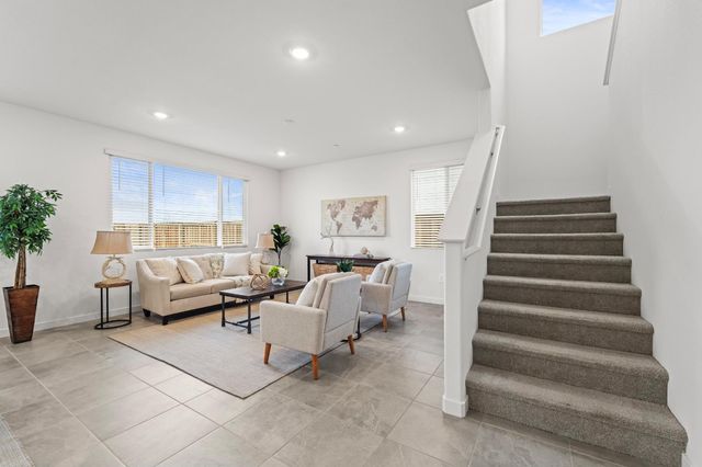 1489 Mcintyre St, Galt, CA 95632